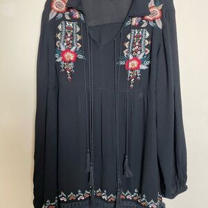 Kyla Seo Whimsy Boho Black Embroidered Oversized Tunic – Size S 🌸🖤